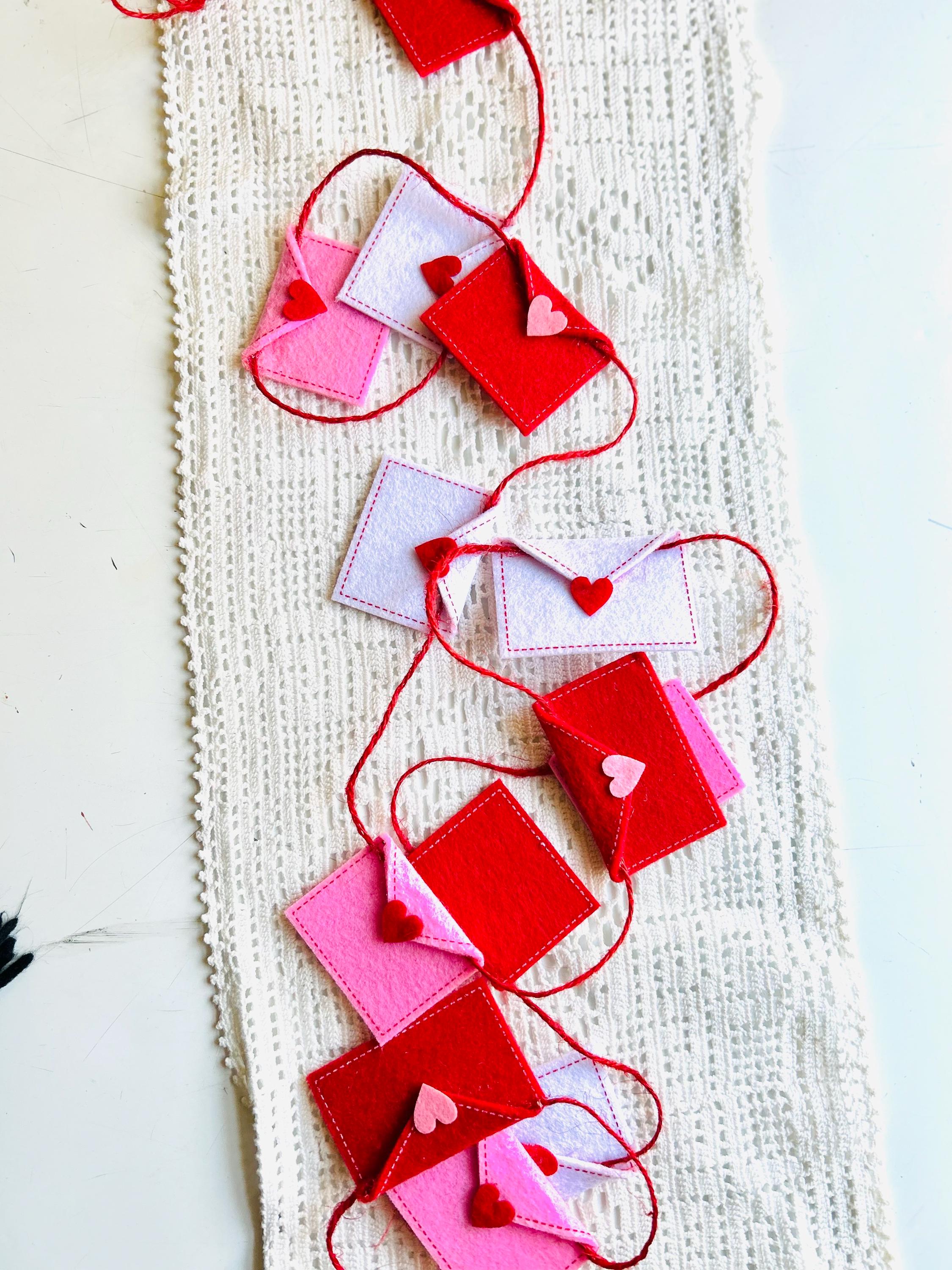 Mini Envelope Garland, Valentine's Day Garland, Felt Garland, Sweetheart Garland, Red Heart Garland, Valentine Decor