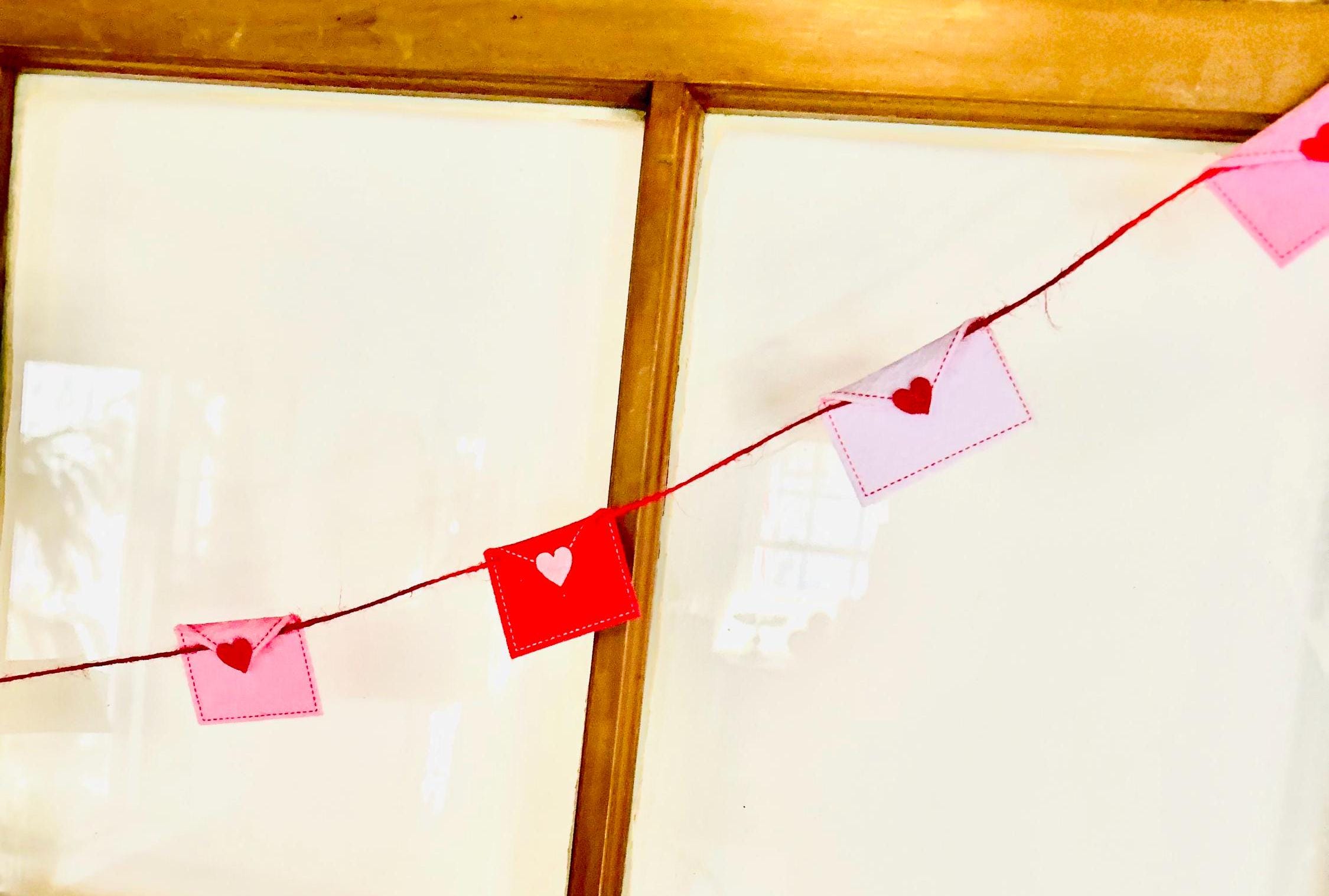 Mini Envelope Garland, Valentine's Day Garland, Felt Garland, Sweetheart Garland, Red Heart Garland, Valentine Decor