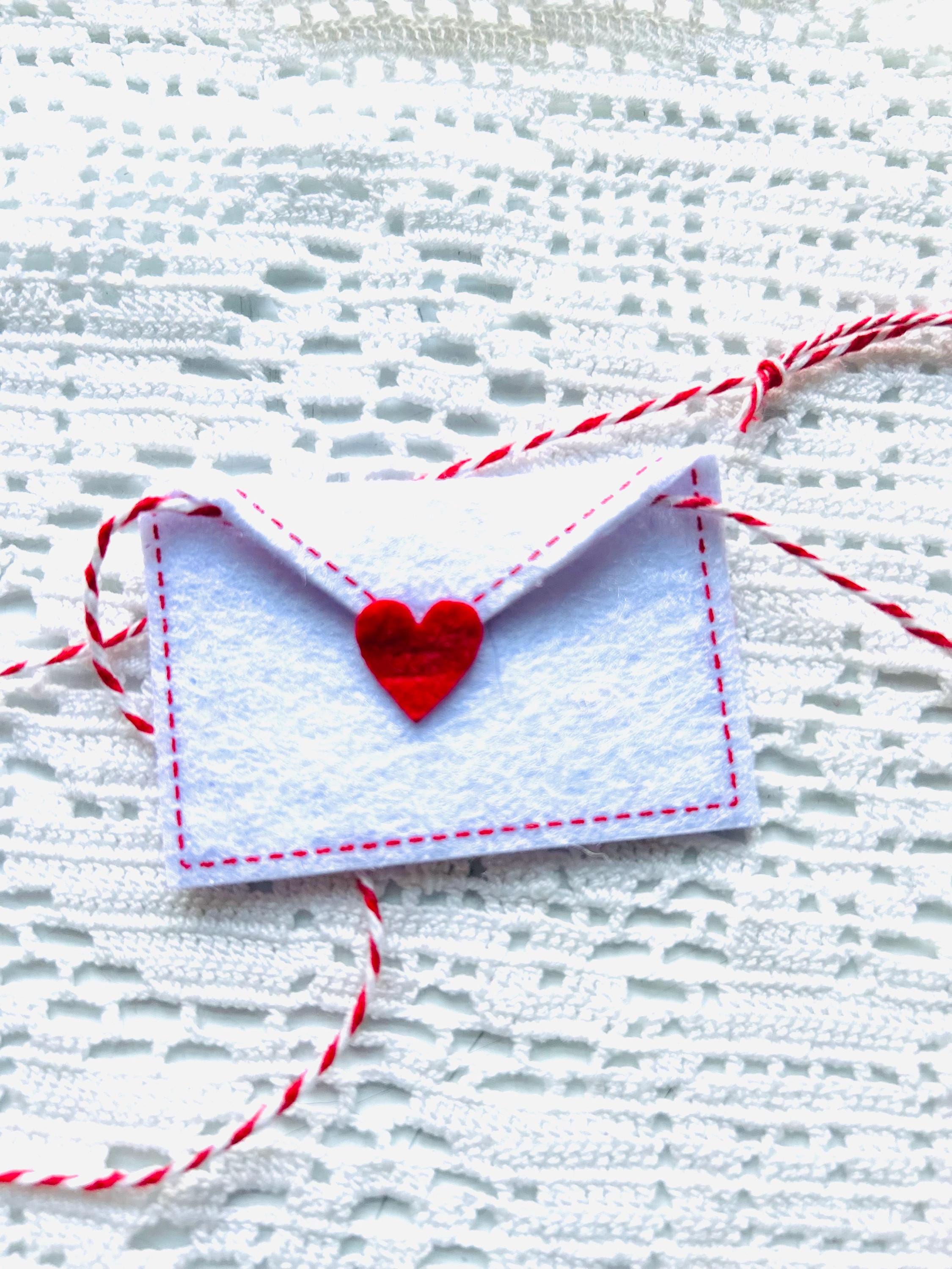 Mini Heart Envelope Garland, Valentine's Day Garland, Heart Garland, Felt Garland, Sweetheart Garland, Red Heart Garland, Valentine Decor