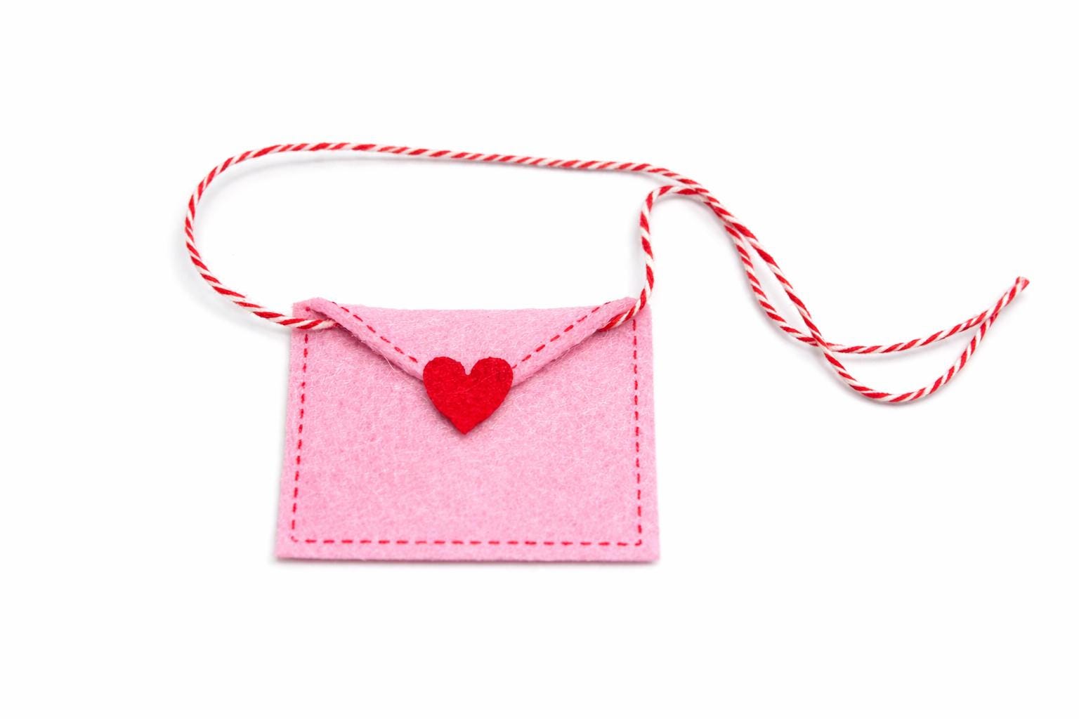 Mini Heart Envelope Garland, Valentine's Day Garland, Heart Garland, Felt Garland, Sweetheart Garland, Red Heart Garland, Valentine Decor