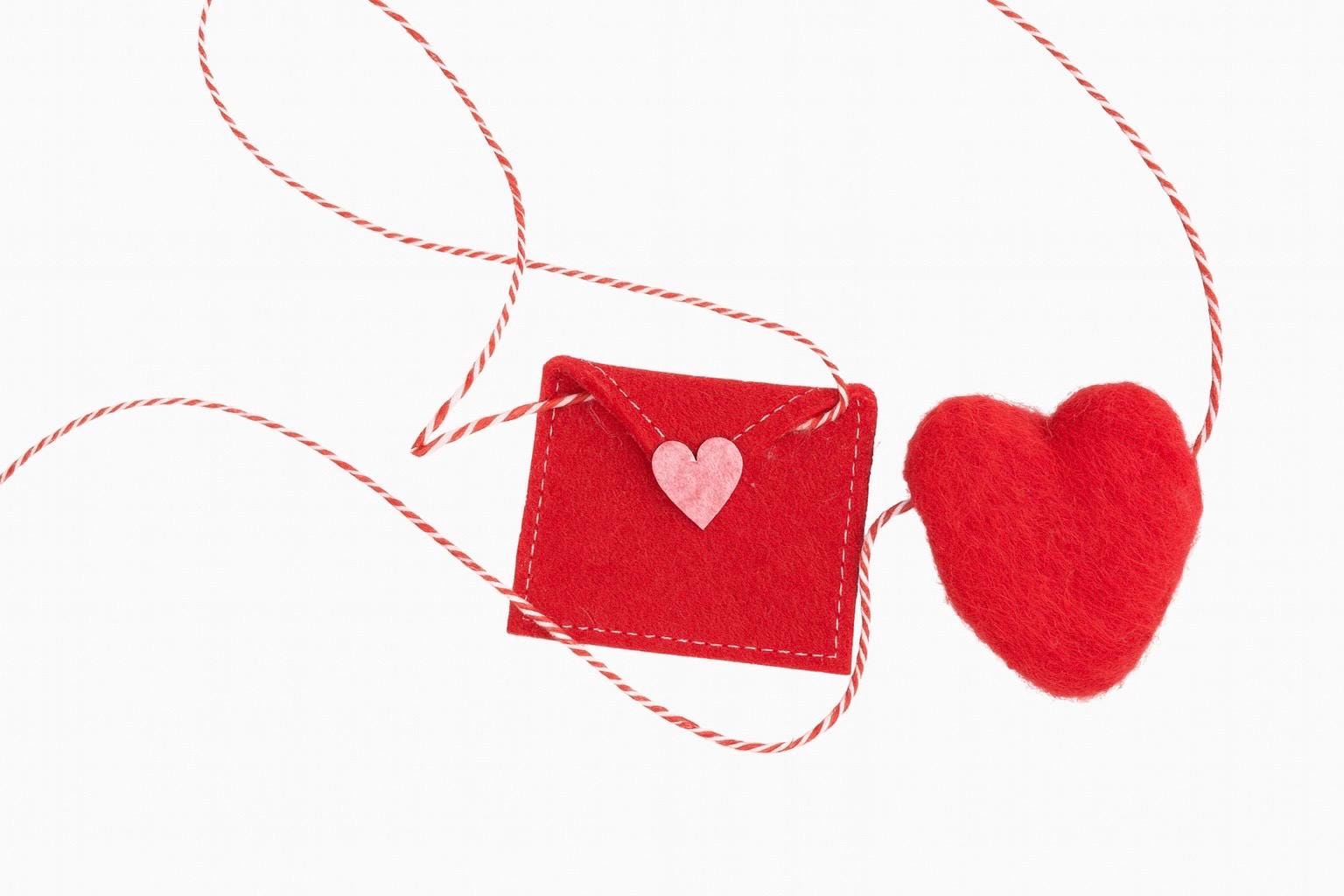 Mini Heart Envelope Garland, Valentine's Day Garland, Heart Garland, Felt Garland, Sweetheart Garland, Red Heart Garland, Valentine Decor