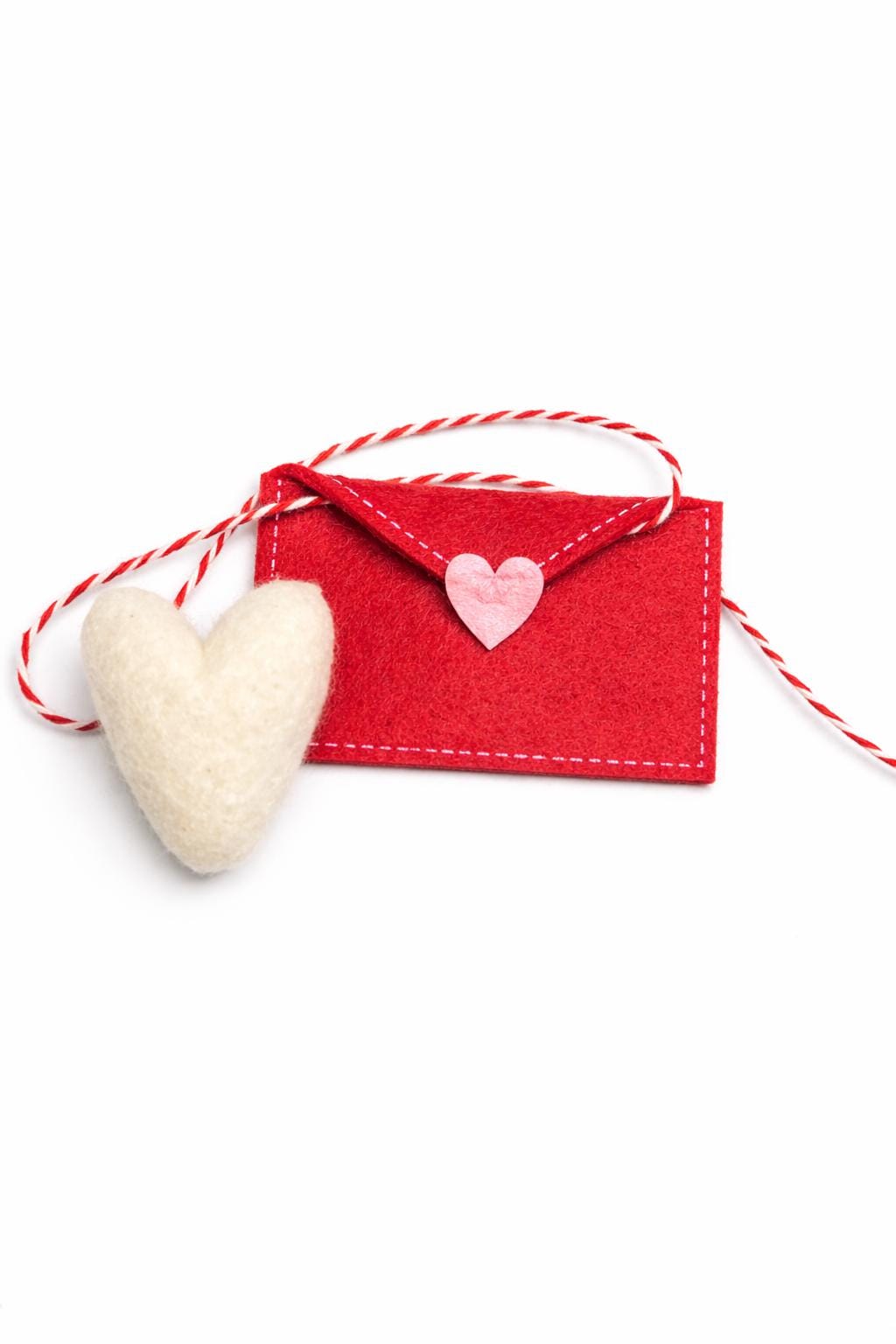 Mini Heart Envelope Garland, Valentine's Day Garland, Heart Garland, Felt Garland, Sweetheart Garland, Red Heart Garland, Valentine Decor